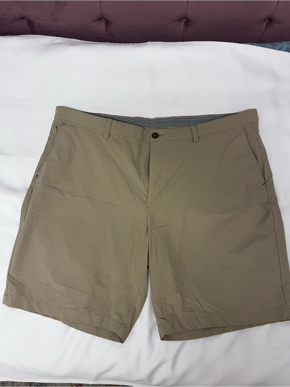Tommy Bahama Chip Shot IslandZone® 7-Inch Shorts Size 46